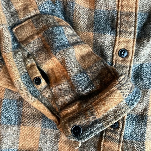 Woolrich shirt size Medium women's cotton button up gray and yellow - Picture 5 of 8